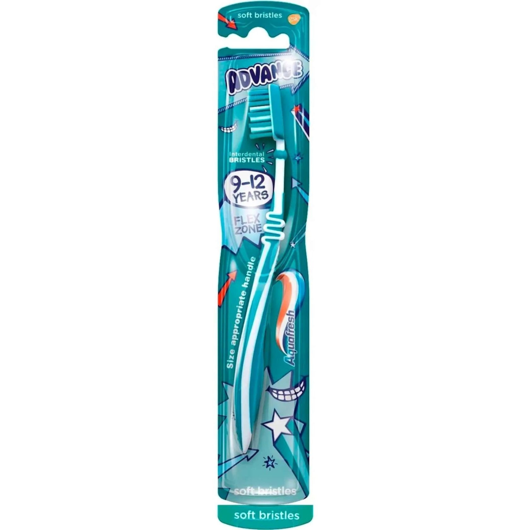 Diş fırçası Aquafresh Advance (Rusiya)