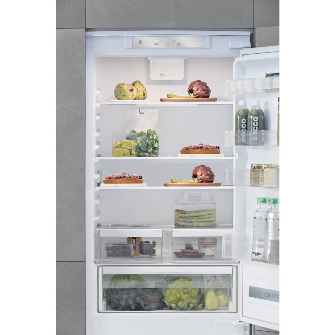 Soyuducu Whirlpool SP 40 800 EU quraşdırılan